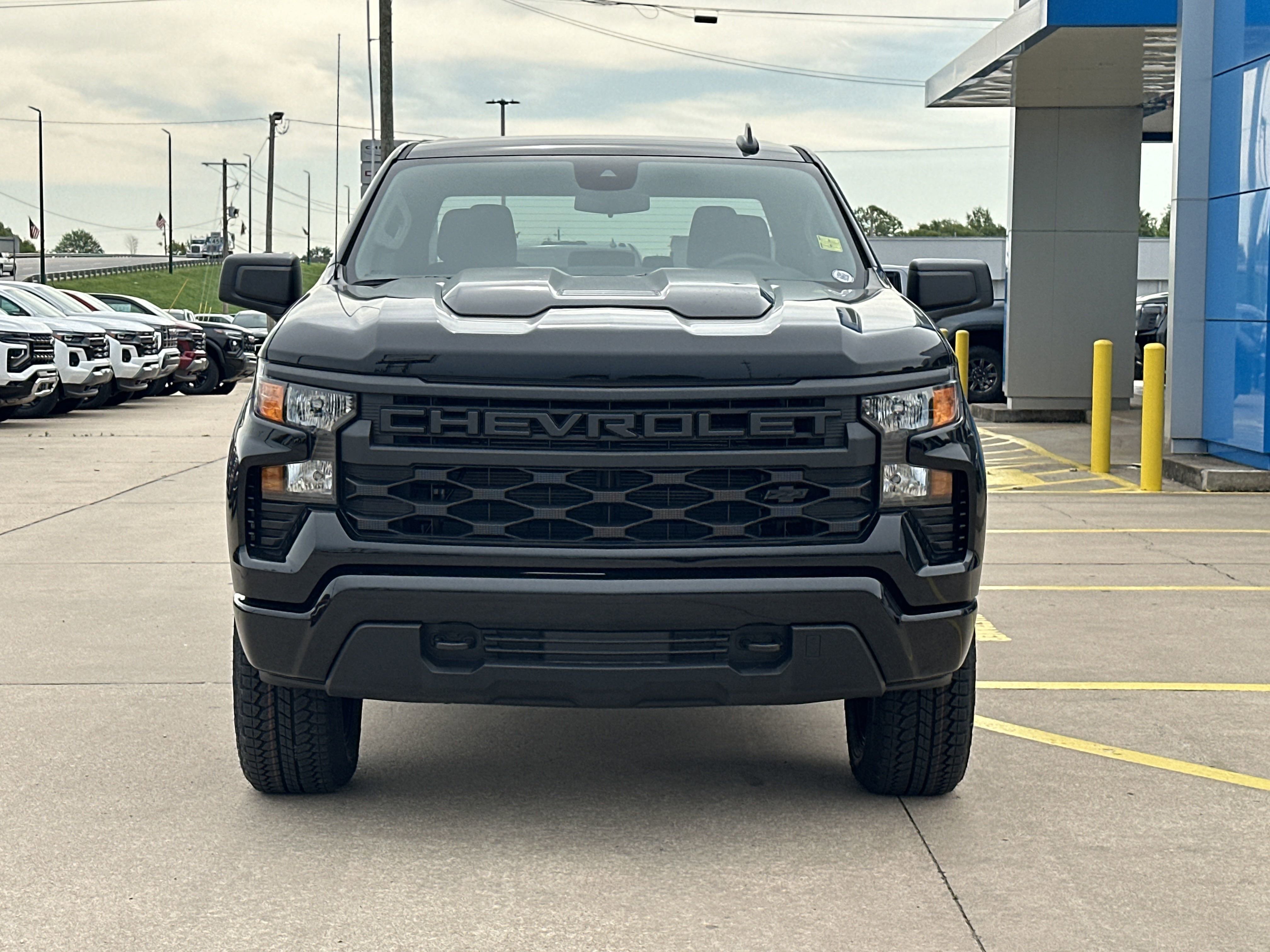 2025 Chevrolet Silverado 1500 Custom Trail Boss photo 7