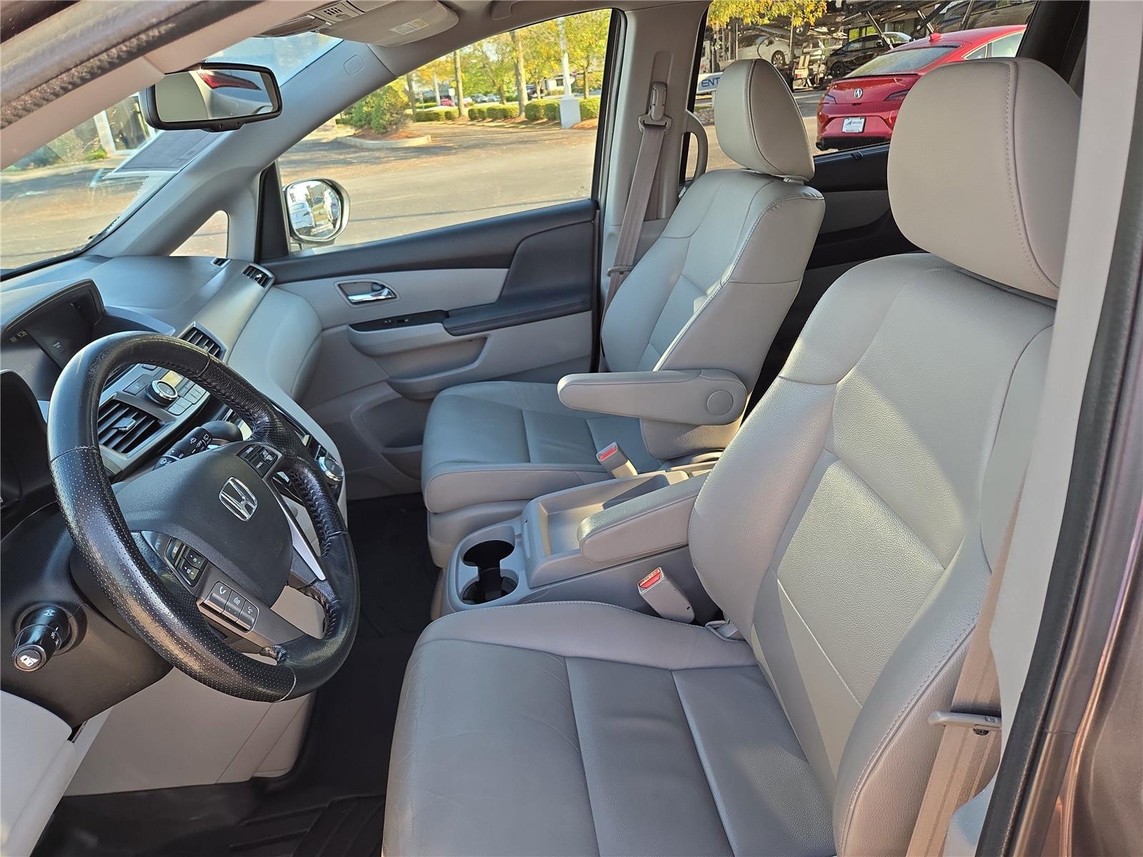 2015 Honda Odyssey EX-L photo 18