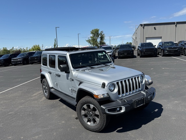 2022 Jeep Wrangler Unlimited Sahara photo 2