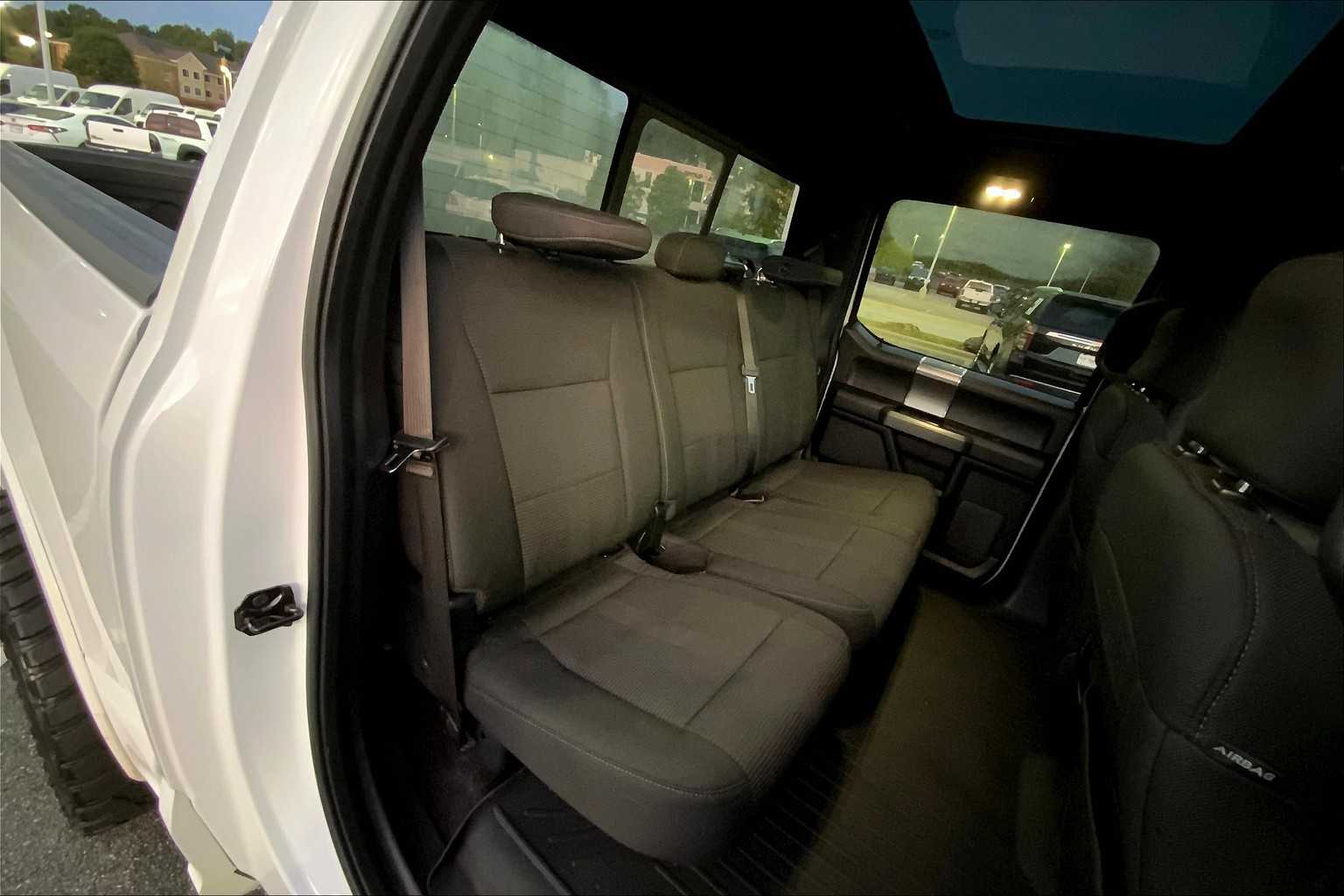 2016 Ford F-150 XLT photo 19