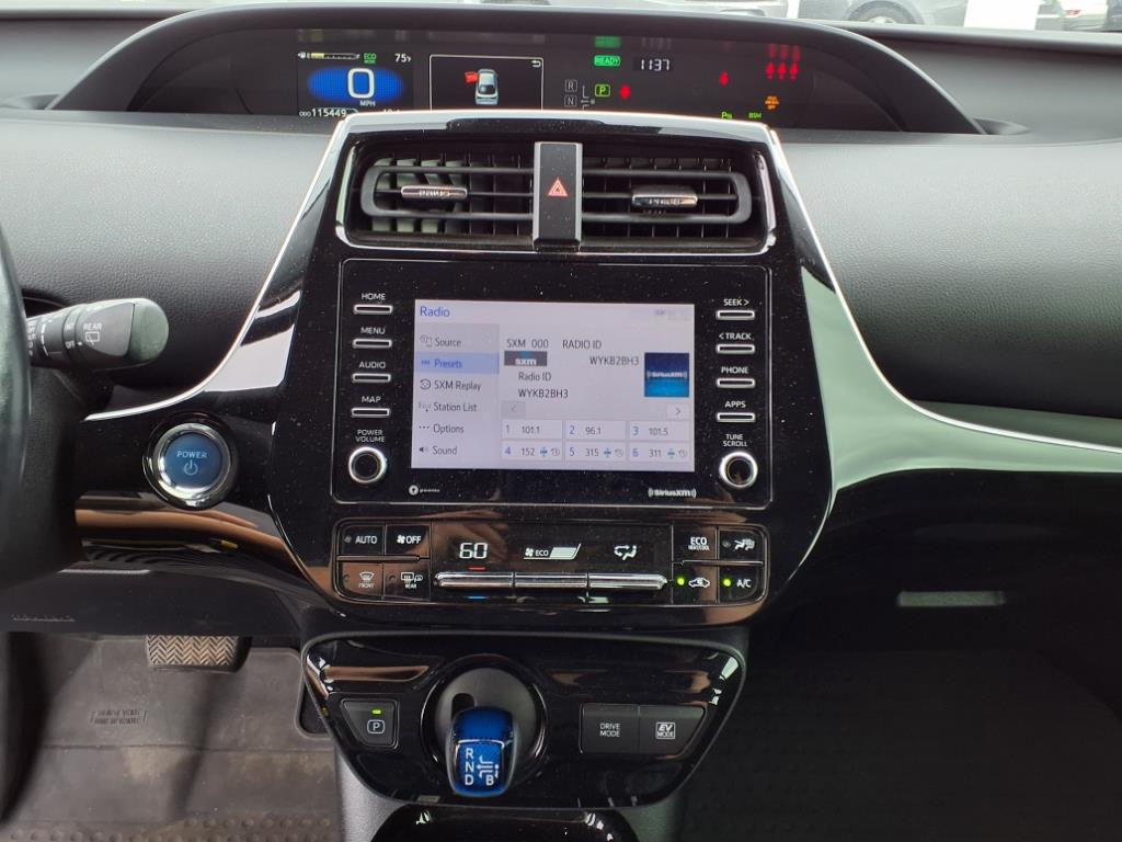 2022 Toyota Prius XLE photo 9