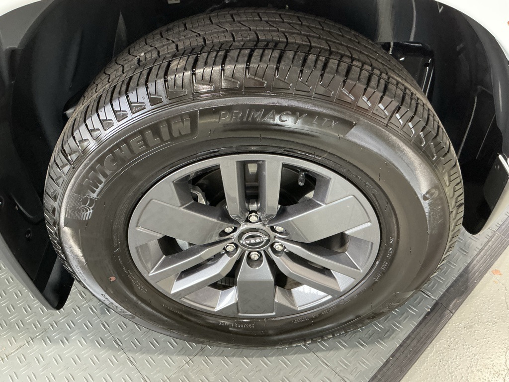 2025 Nissan Frontier SV photo 32