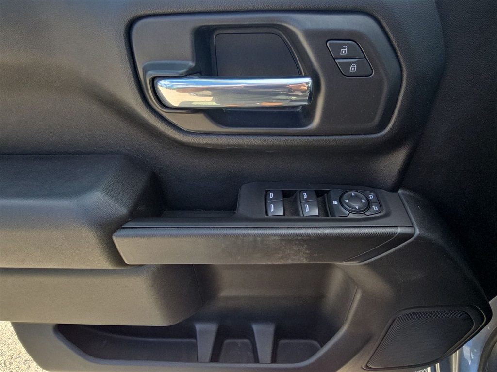 2021 Chevrolet Silverado 1500 Custom photo 24