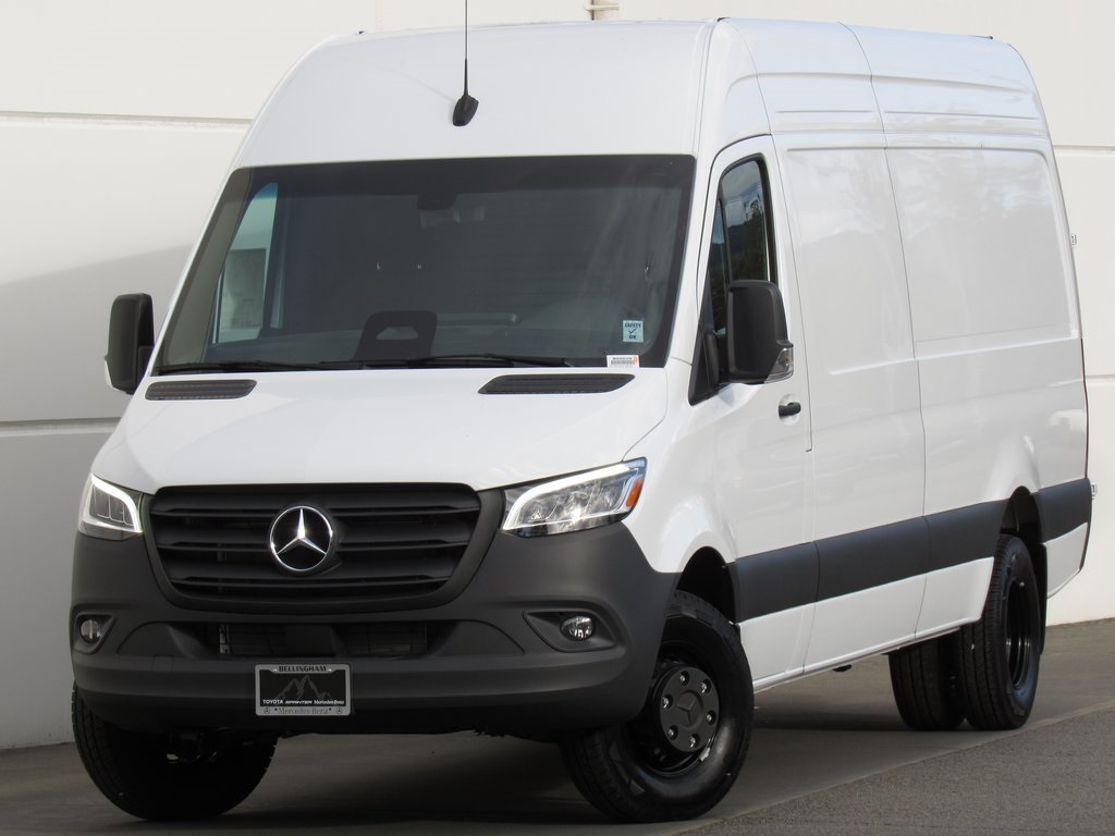 2025 Mercedes-Benz Sprinter Cargo Van Base's photo