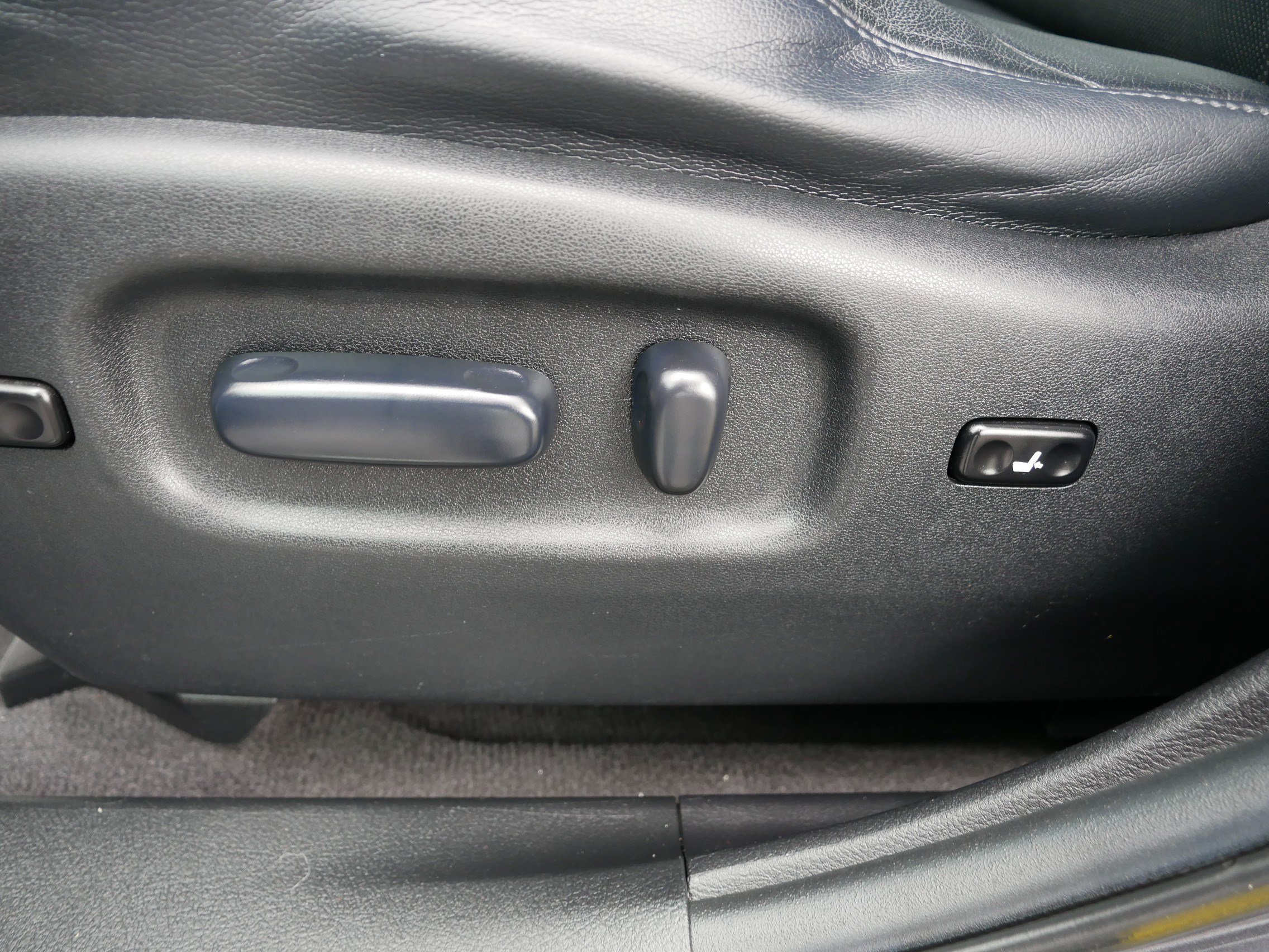 2012 Toyota Highlander Limited photo 19