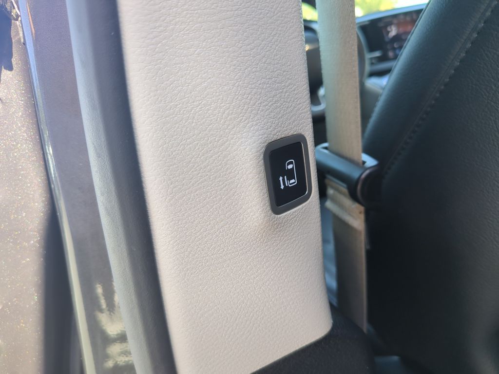2020 Chrysler Pacifica Touring L photo 24