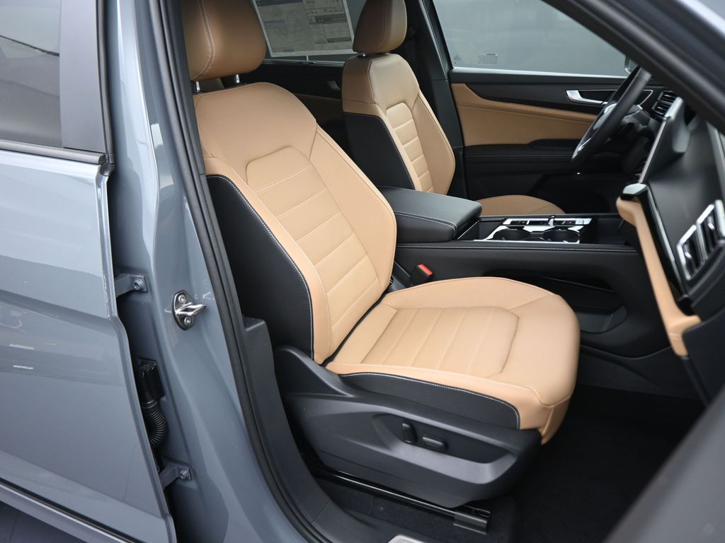 2025 Volkswagen Atlas Cross Sport SEL R-Line photo 46