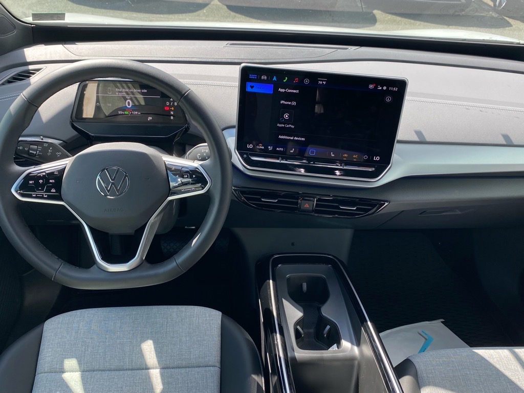 2025 Volkswagen ID.4 Pro photo 7