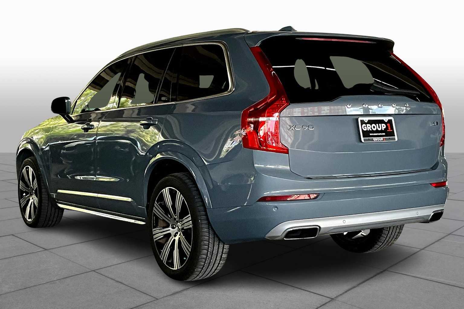 2020 Volvo XC90 Momentum photo 11