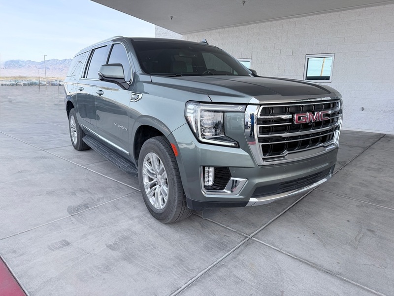 2023 GMC Yukon XL SLT's photo