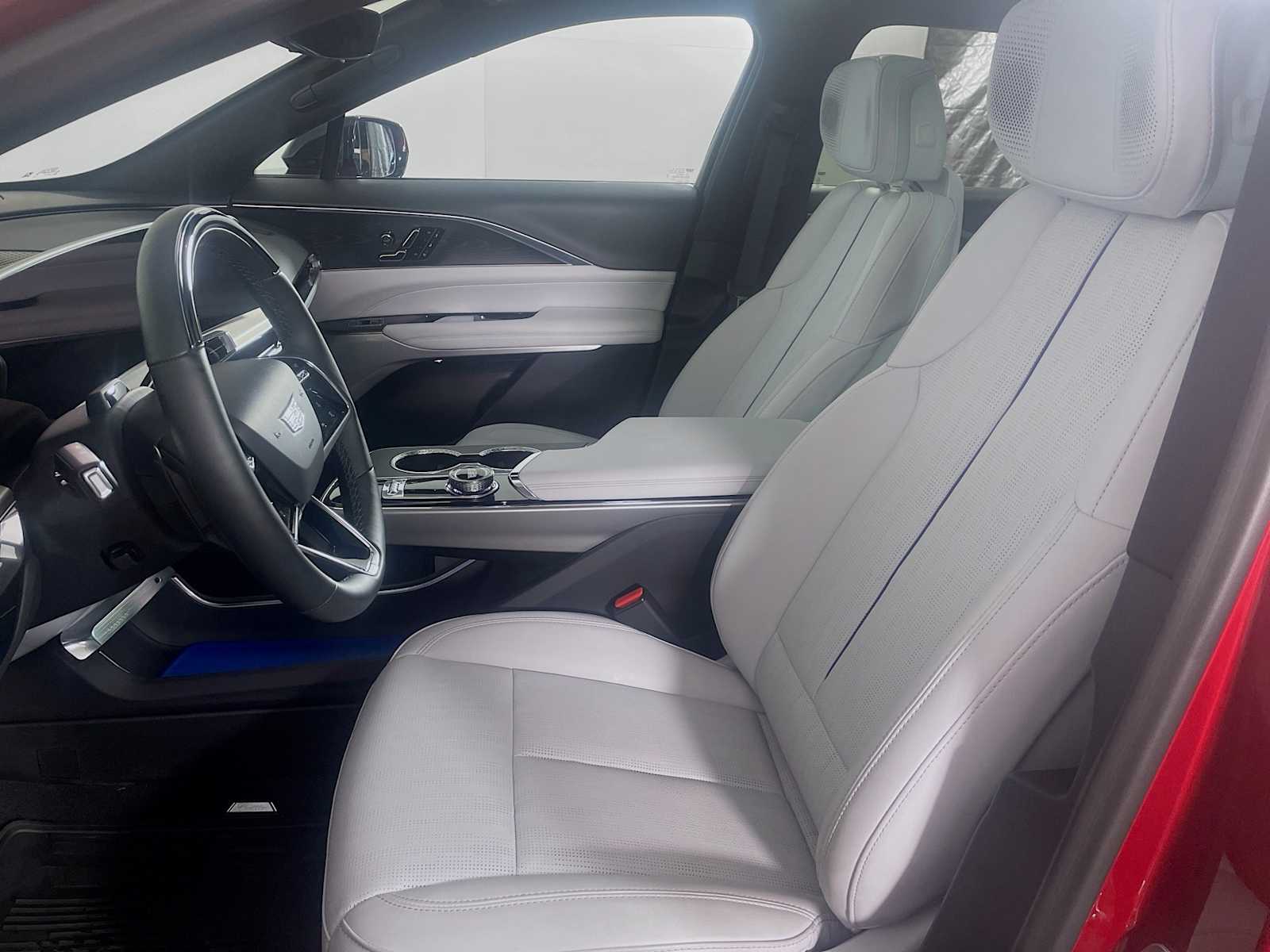 2025 Cadillac Lyriq Sport photo 4