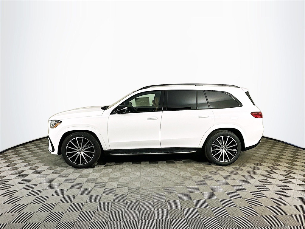 2026 Mercedes Benz GLS 580 4MATIC photo 4