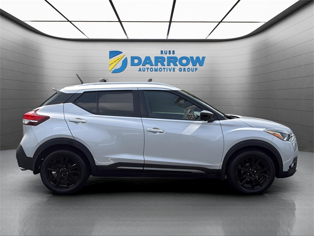 2020 Nissan Kicks SR photo 4