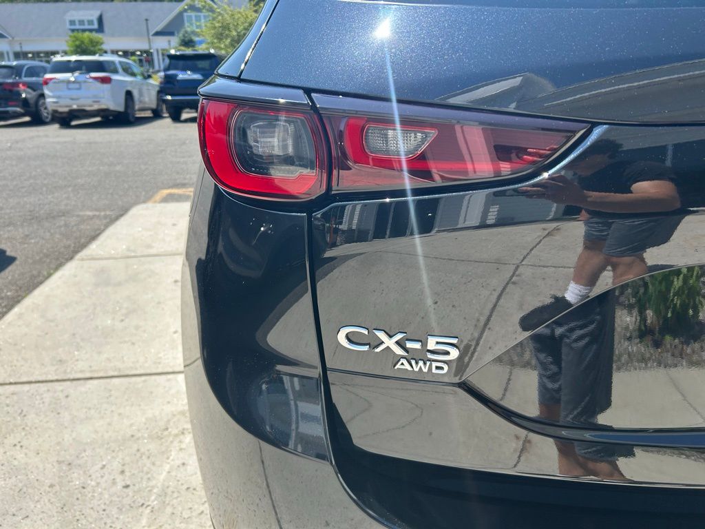 2024 Mazda CX-5 2.5 S Preferred photo 4