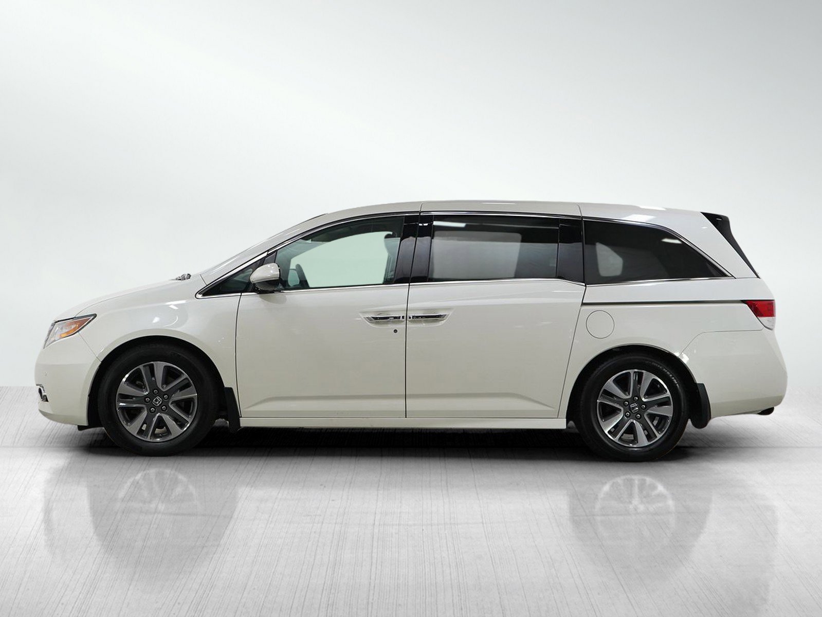 Used 2017 Honda Odyssey Touring Elite with VIN 5FNRL5H9XHB011549 for sale in Burnsville, Minnesota