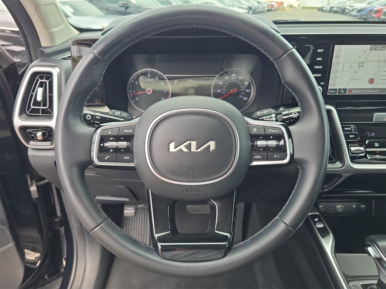 2023 Kia Sorento S photo 23