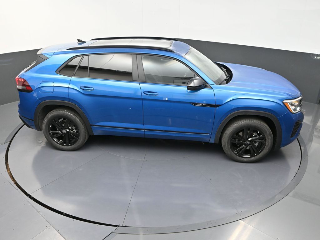 2025 Volkswagen Atlas Cross Sport SEL R-Line photo 17