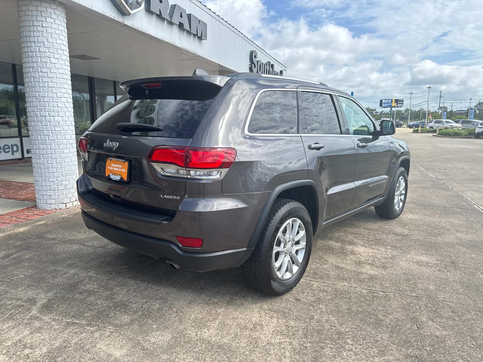 2021 Jeep Grand Cherokee Laredo X photo 6