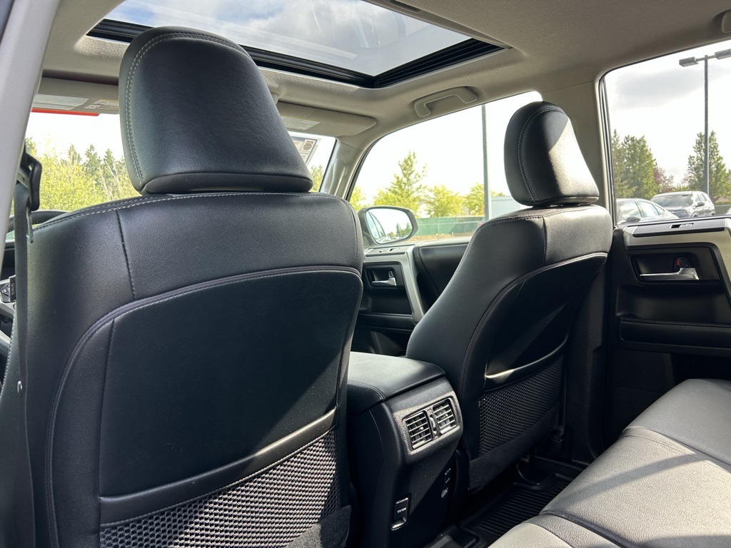 2019 Toyota 4Runner SR5 Premium photo 23