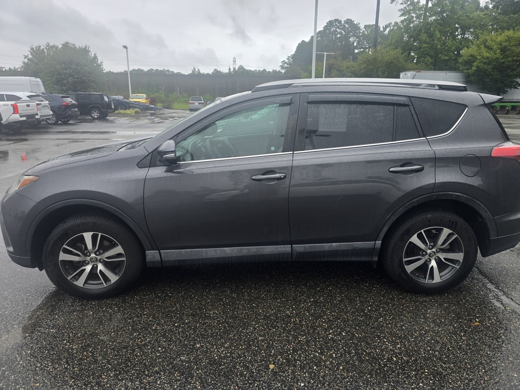 2018 Toyota RAV4 XLE photo 8
