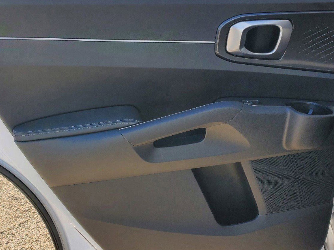 2025 Kia Sorento S photo 10