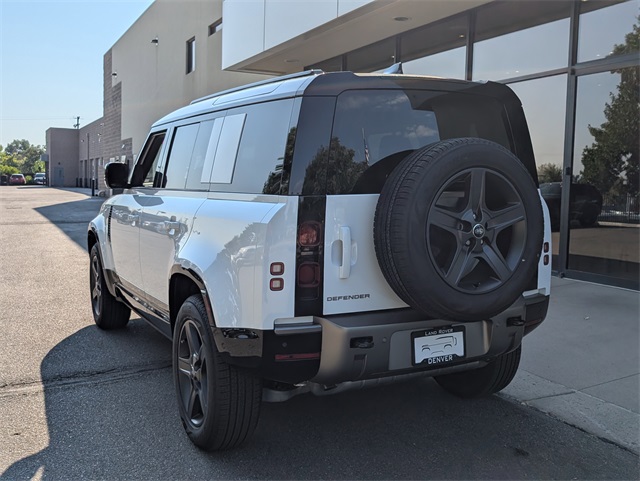 2025 Land Rover Defender 110 X-Dynamic SE photo 5