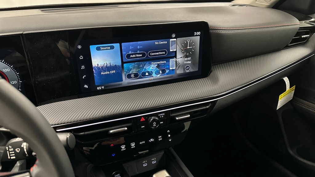 2025 Nissan Kicks SR photo 12