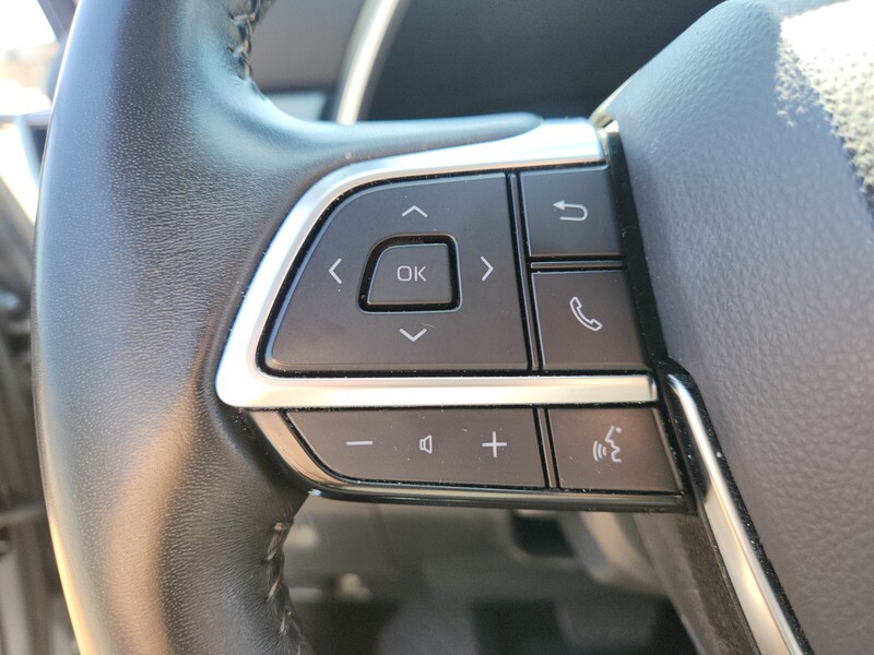 2021 Toyota Highlander XLE photo 22
