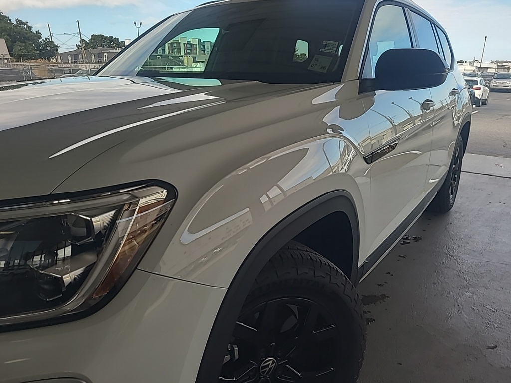 2024 Volkswagen Atlas Atlas Peak Edition's photo