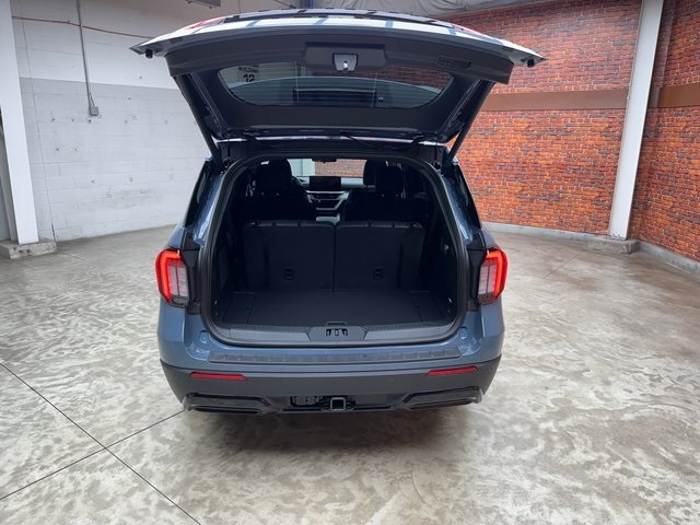 2025 Ford Explorer ST-Line photo 26
