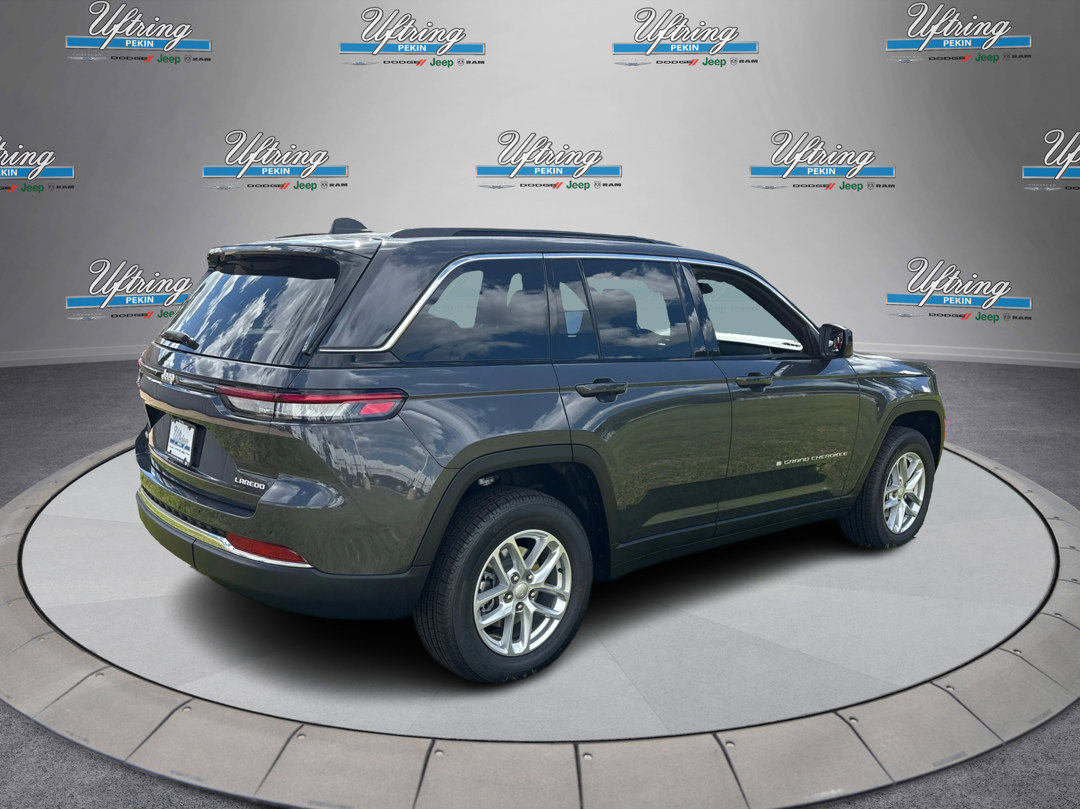 2025 Jeep Grand Cherokee Laredo X photo 2