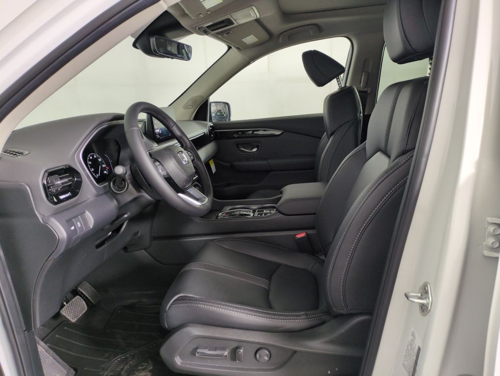 2025 Honda Pilot Touring photo 8