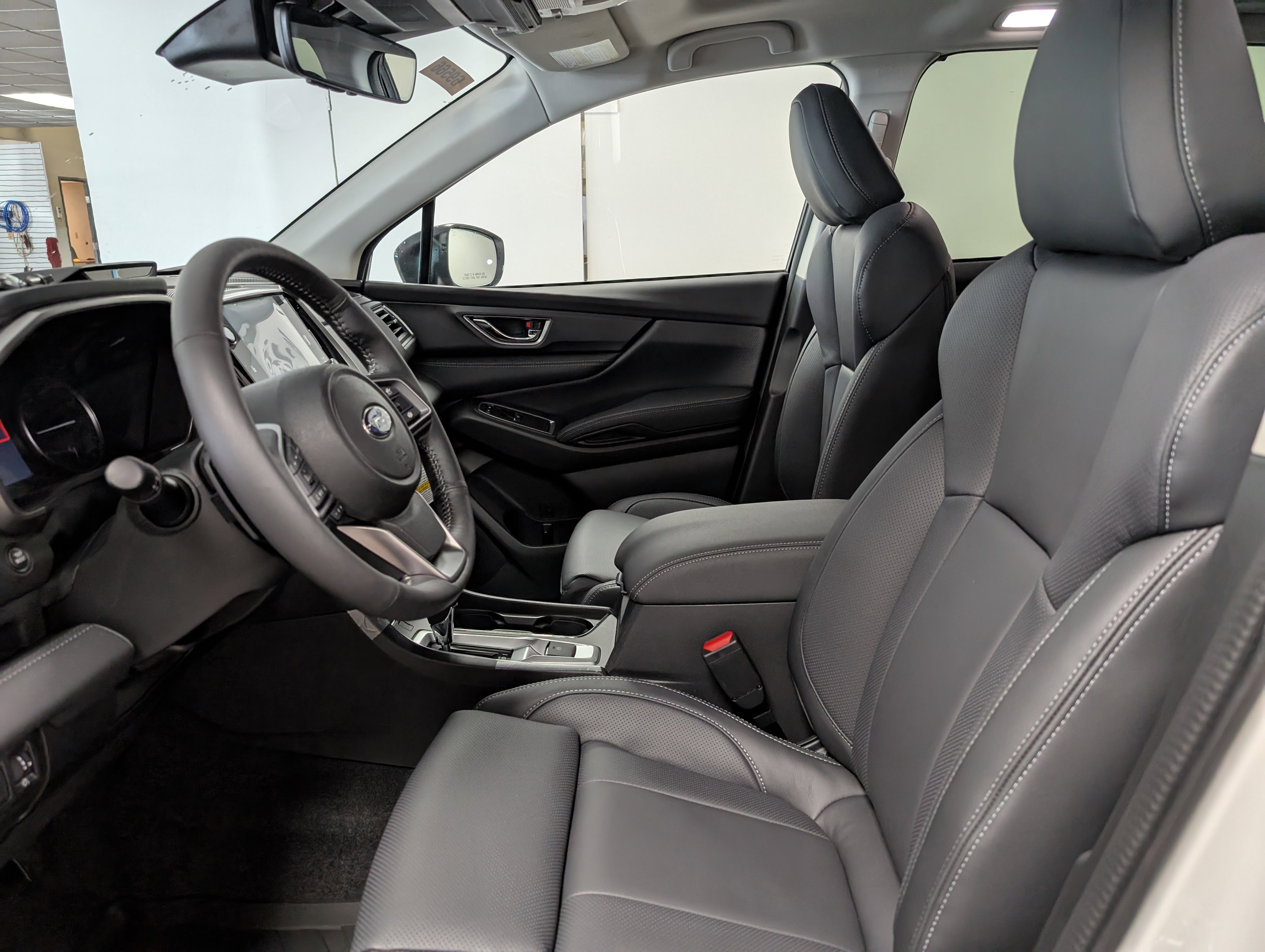 2025 Subaru Ascent Limited photo 3