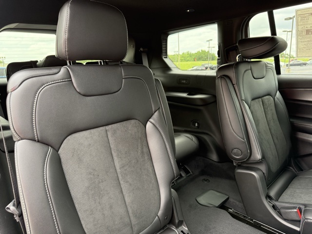 2025 Jeep Grand Cherokee Altitude X photo 14
