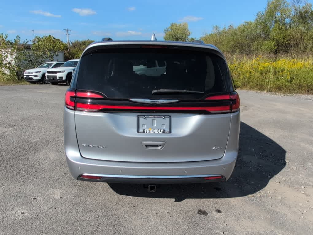 2021 Chrysler Pacifica Touring L photo 6