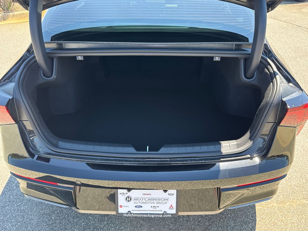 2025 Kia K5 GT-Line photo 18