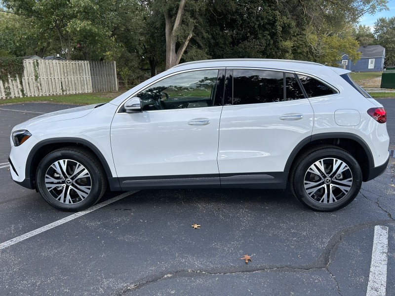 2025 Mercedes Benz GLA 250 4MATIC photo 4