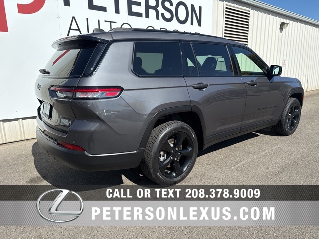 2023 Jeep Grand Cherokee Altitude photo 3