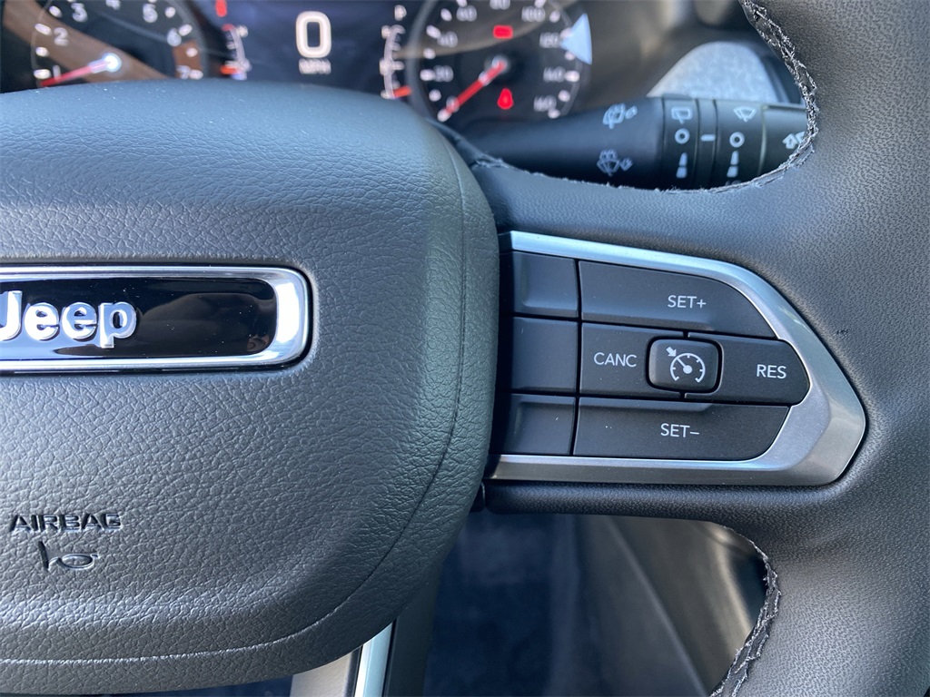 2025 Jeep Compass Latitude photo 22