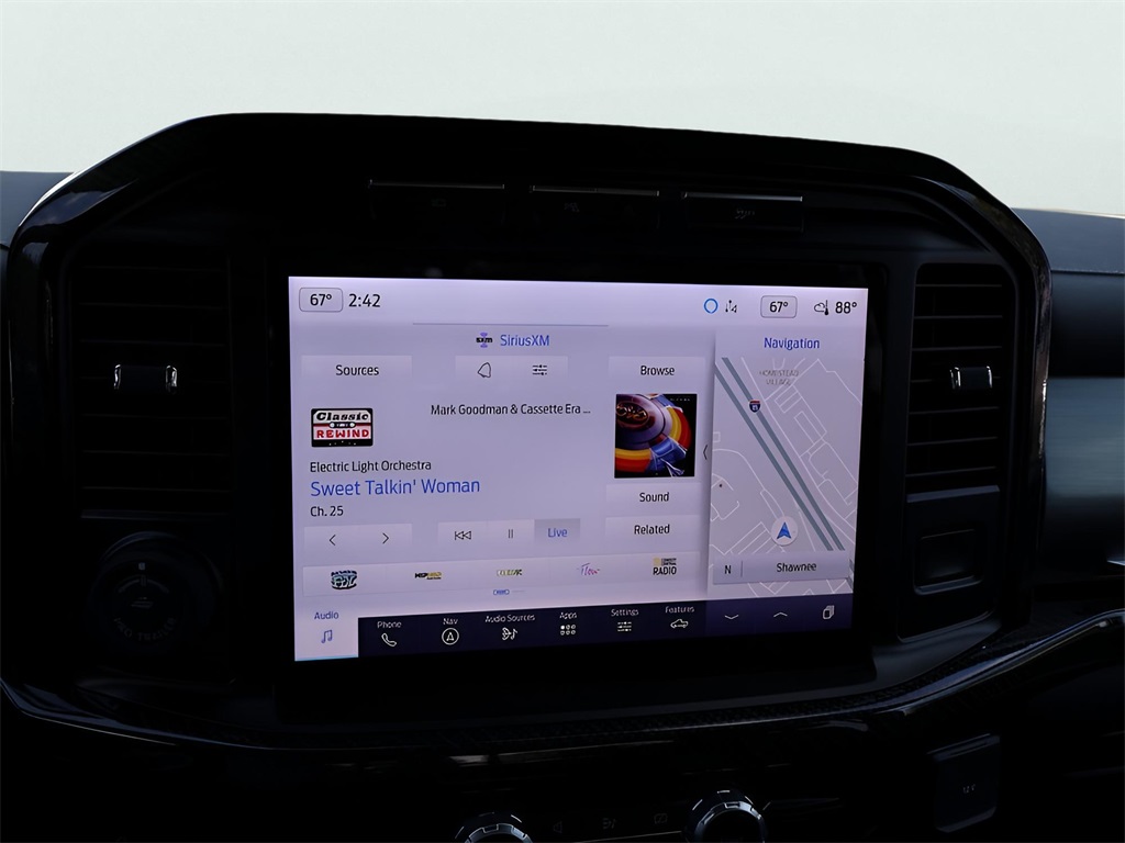2023 Ford F-150 Lariat photo 22