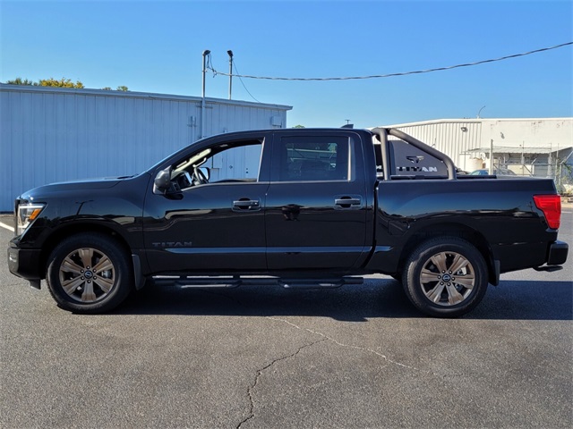 2024 Nissan Titan SV photo 5