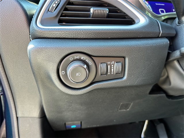 2025 Chrysler Pacifica photo 28