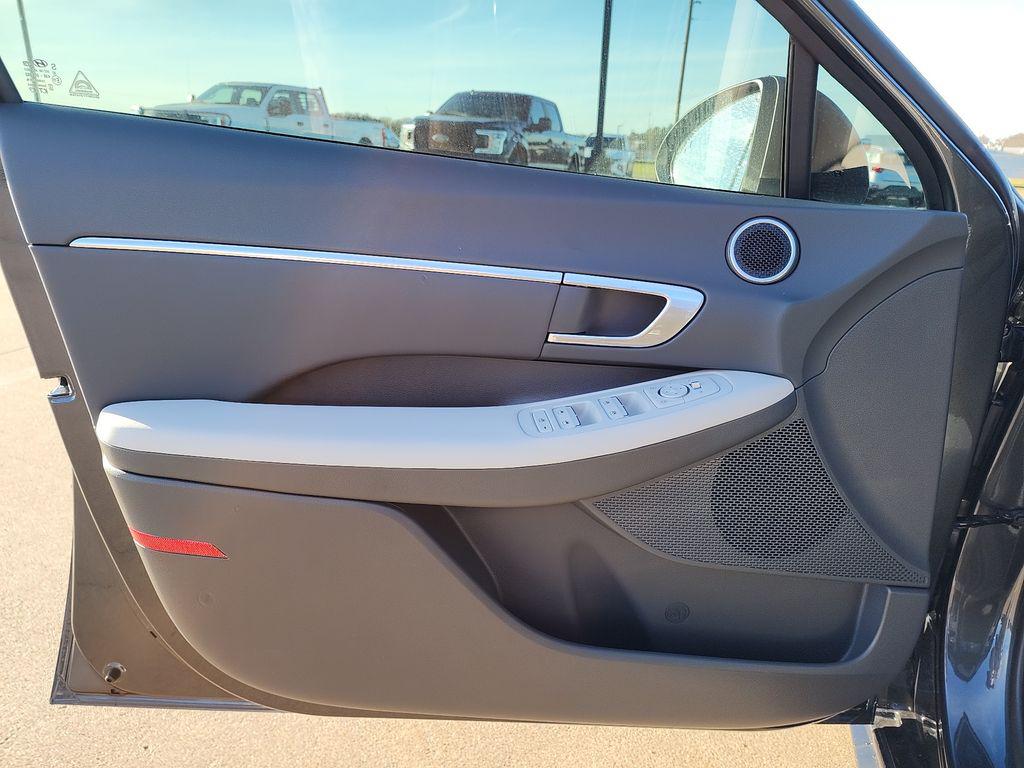 2023 Hyundai Sonata SEL photo 4