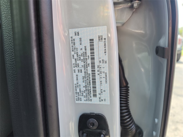 2025 Ford F-150 Lightning photo 30