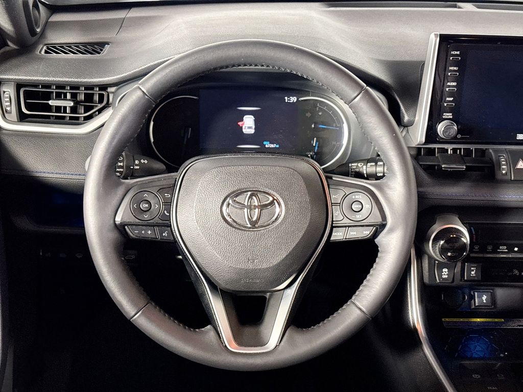 2020 Toyota RAV4 Hybrid XSE photo 12