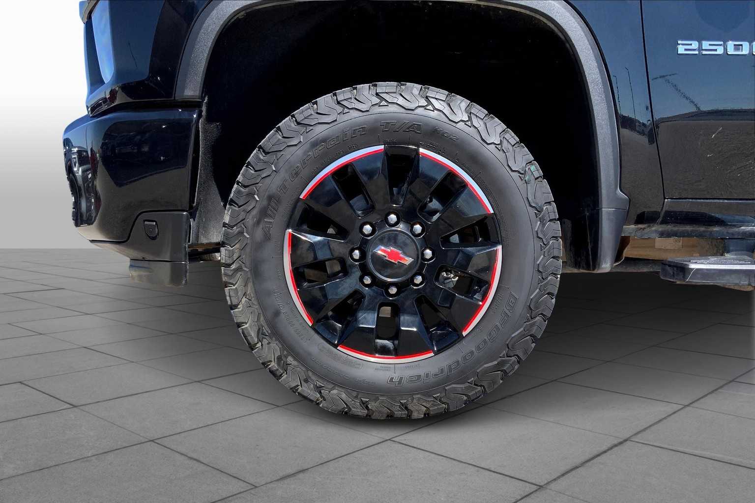 2022 Chevrolet Silverado 2500HD Custom photo 9
