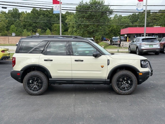 2025 Ford Bronco Sport Badlands photo 3