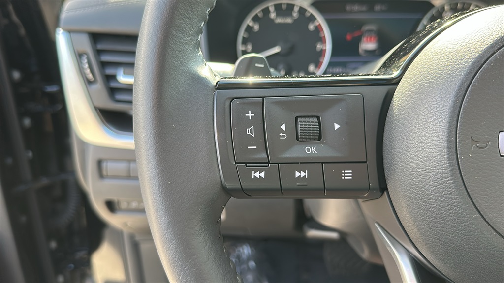 2023 Nissan Rogue SV photo 19