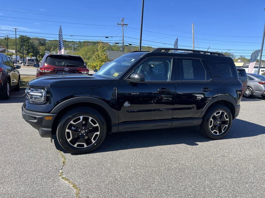 2023 Ford Bronco Sport Outer Banks photo 2