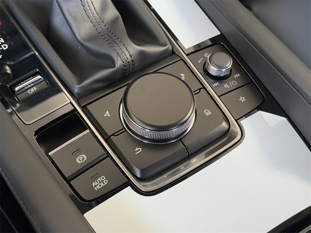 2025 Mazda Mazda3 2.5 s Preferred photo 23